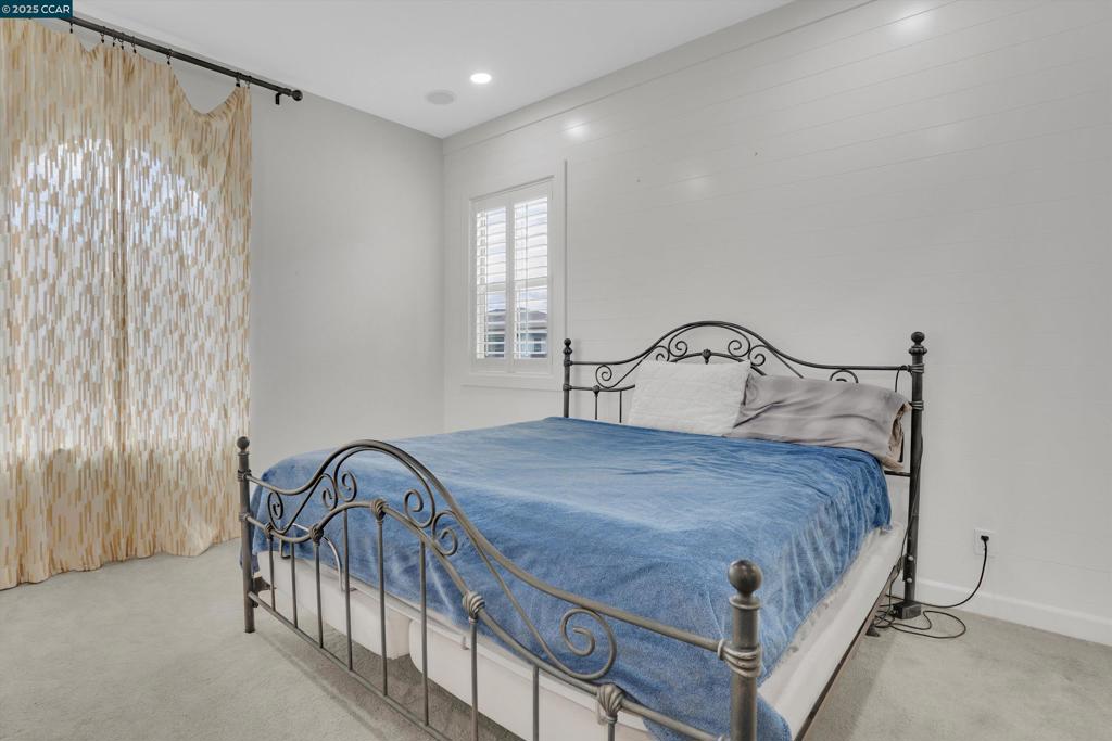 BRENTWOOD - Residential