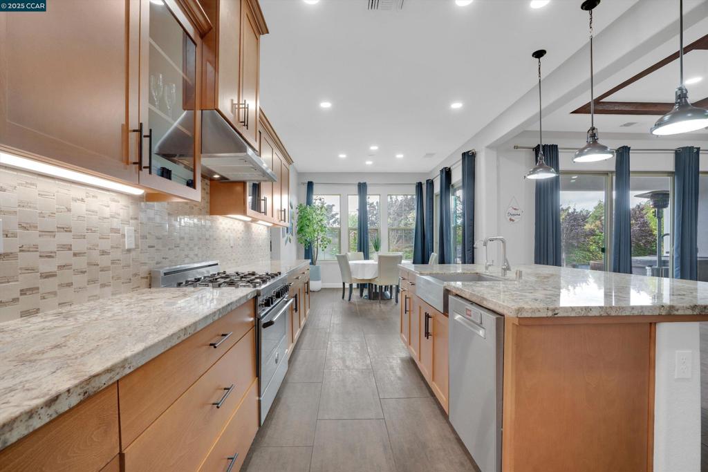 BRENTWOOD - Residential