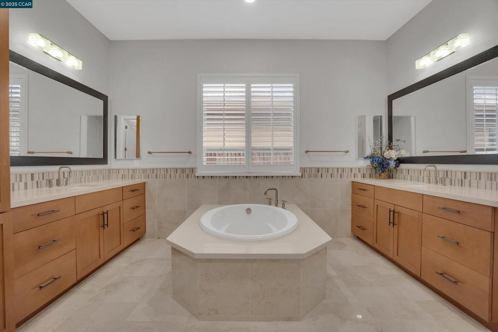 BRENTWOOD - Residential