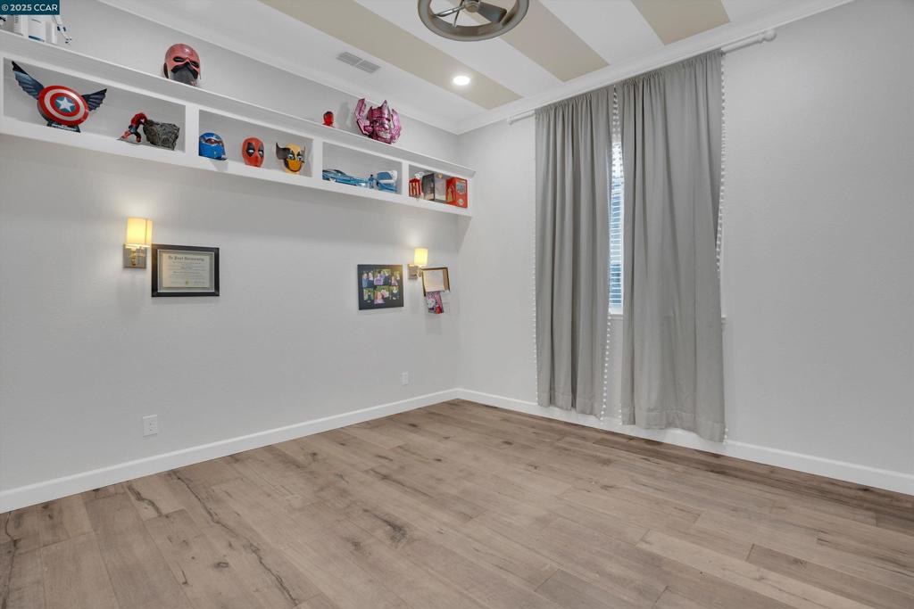 BRENTWOOD - Residential