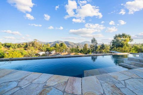 3204 Via Caliente Del Sol Jamul CA 91935