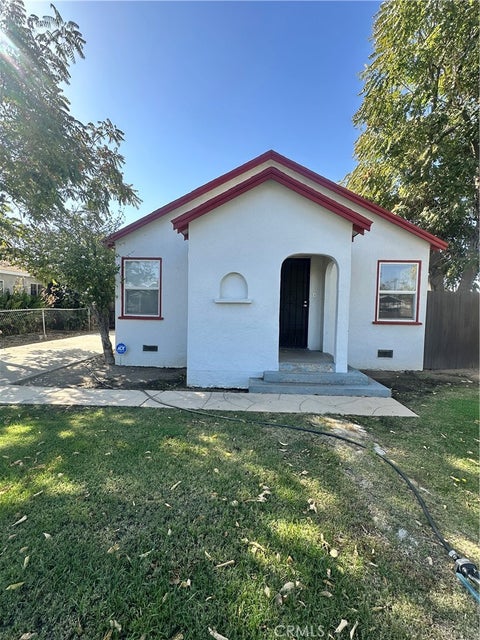 Photo of 111 E Moneta AVE, Bakersfield, CA 93308 (MLS # MB26205827)