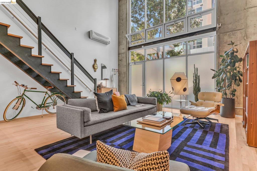 311 Oak St 102
