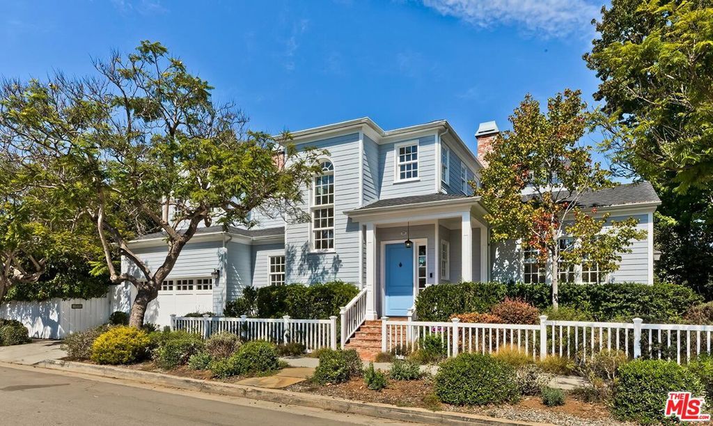 Photo of 701 El Medio Avenue, Pacific Palisades, CA 90272 (MLS # 25598805)