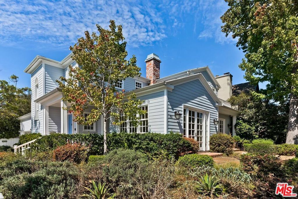 Photo of 701 El Medio Avenue, Pacific Palisades, CA 90272 (MLS # 25598805)