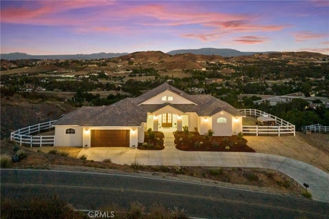 Photo of 38566 Vista Del Bosque, Murrieta, CA 92562 (MLS # SW26130484)