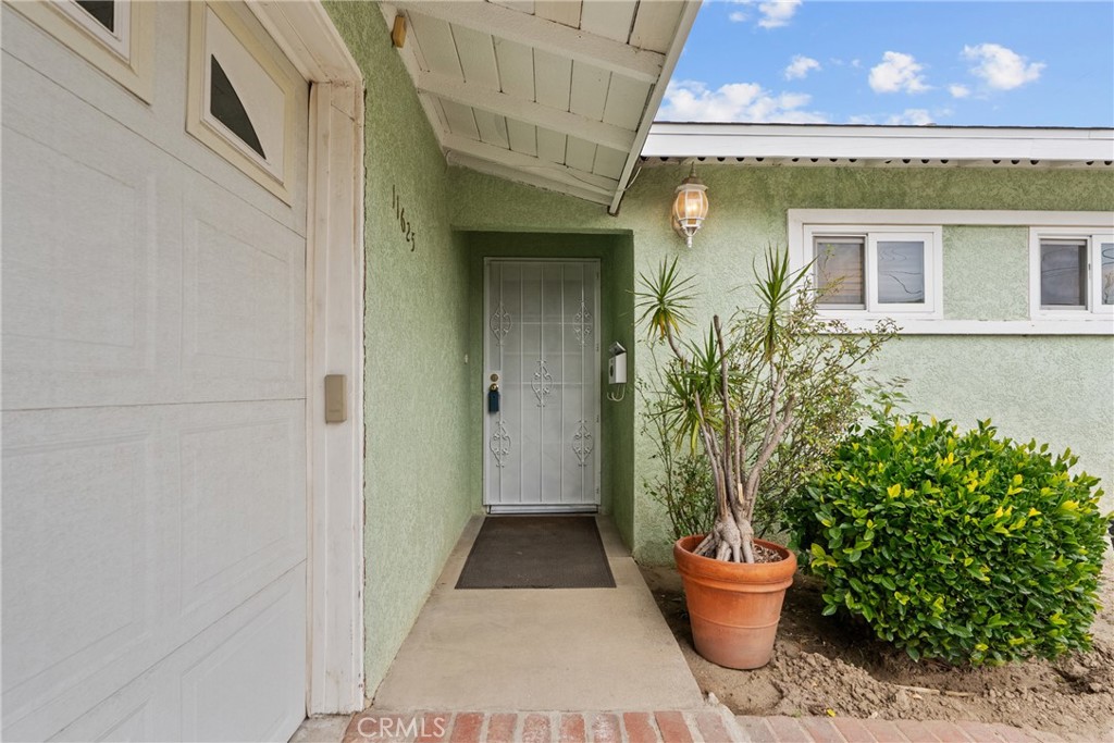 11625 Hunnewell
