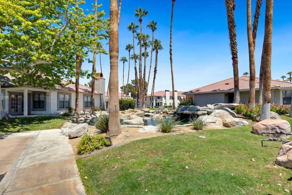 Palm Lakes - Residential