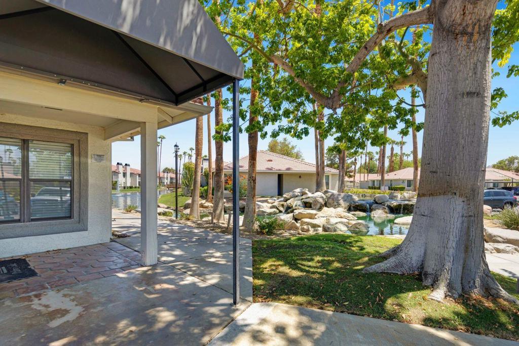 Palm Lakes - Residential