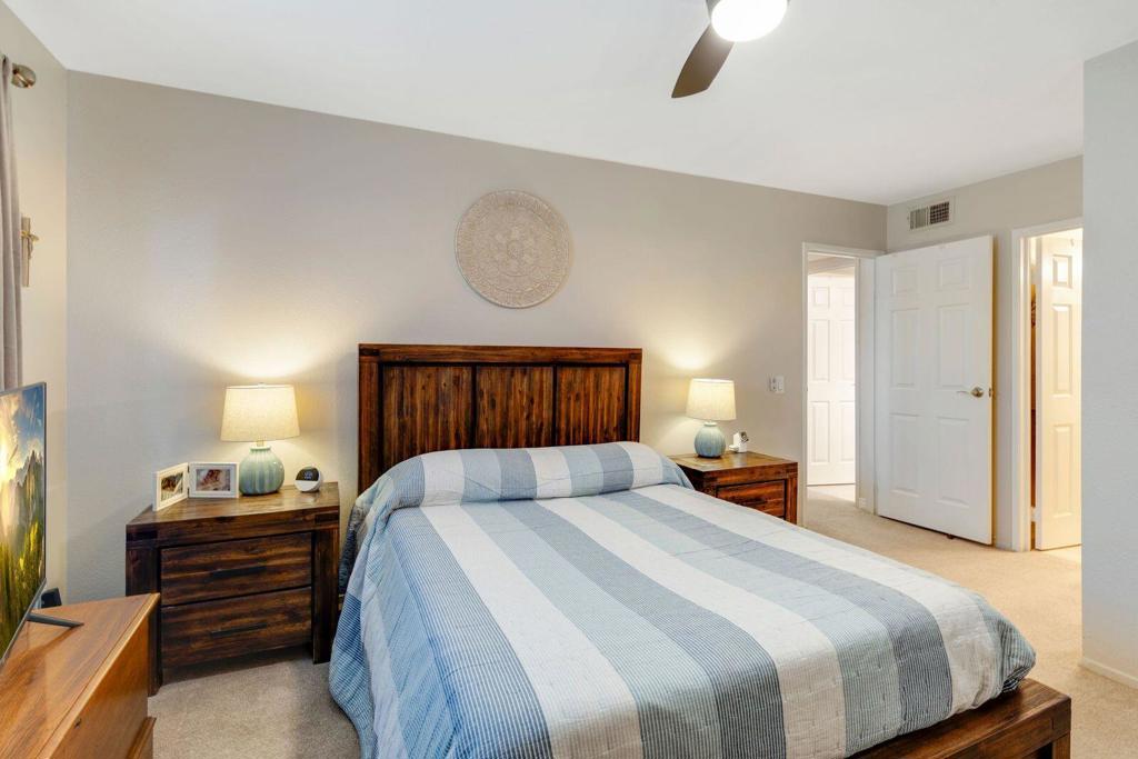 Palm Lakes - Residential