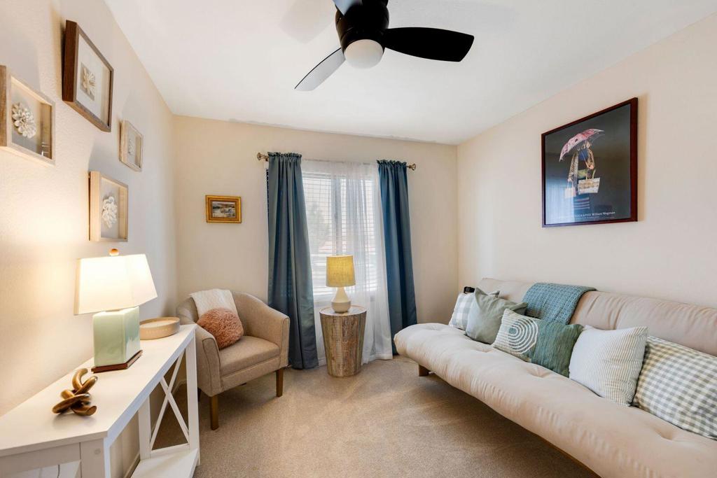 Palm Lakes - Residential