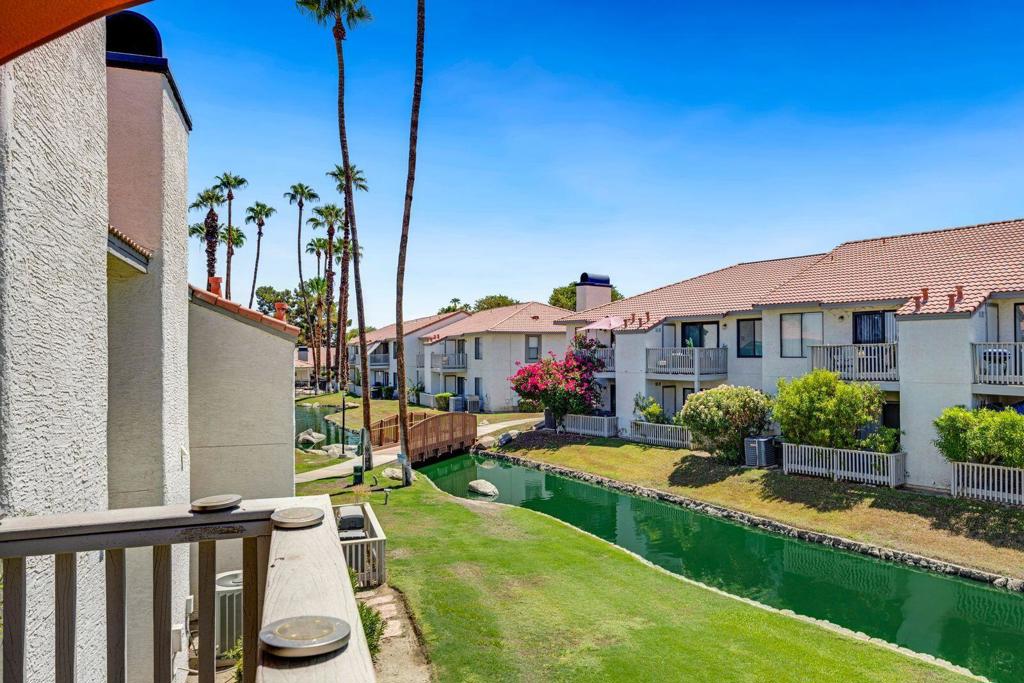 Palm Lakes - Residential