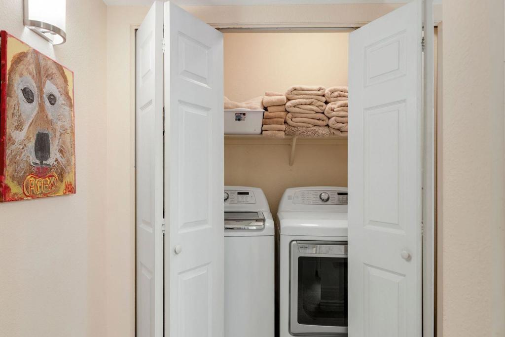 Palm Lakes - Residential