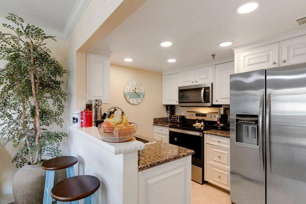 Palm Lakes - Residential