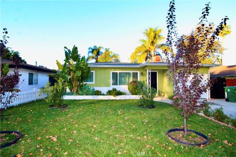 Photo of 22621 Dolorosa Street, Woodland Hills, CA 91367 (MLS # SR26013934)