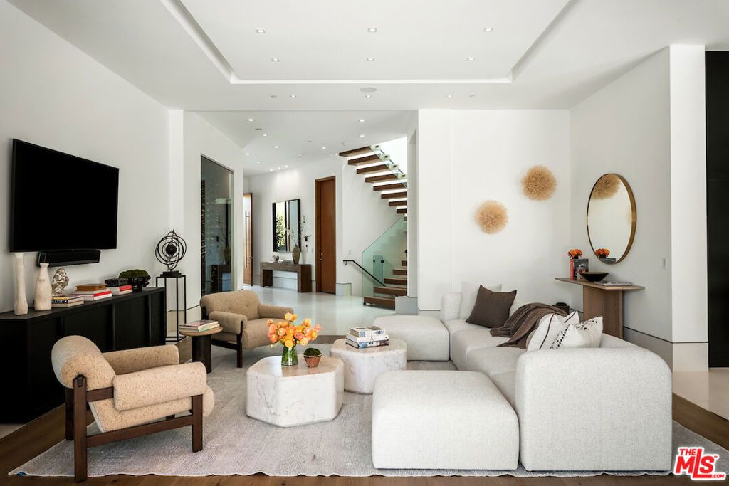 Photo of 17335 Tramonto Drive, Pacific Palisades, CA 90272 (MLS # 25605797)