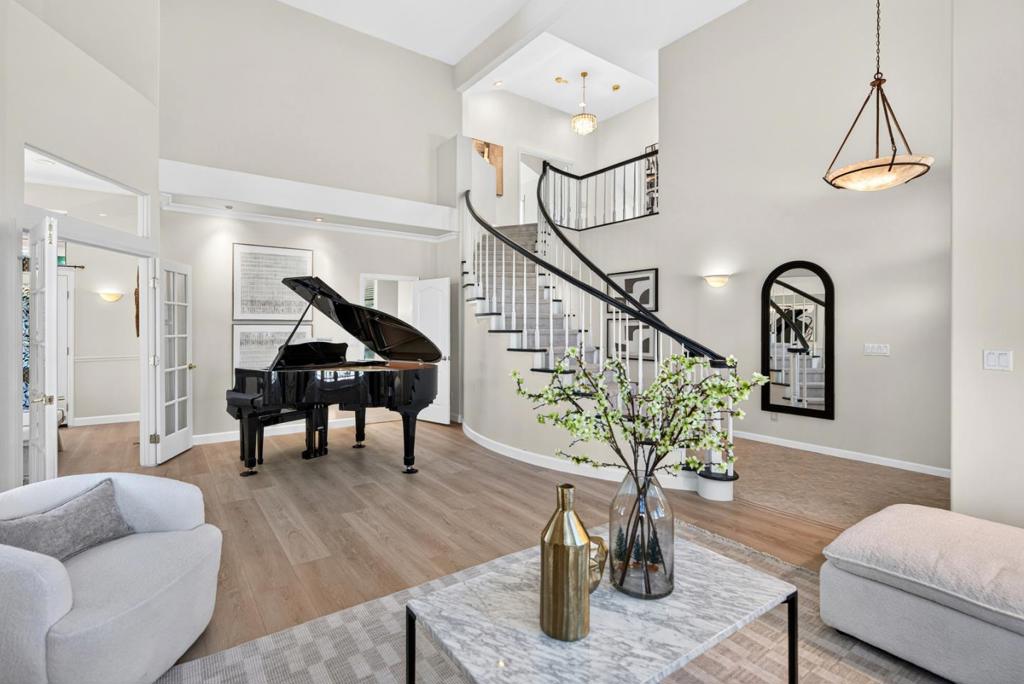 848 Summit Court