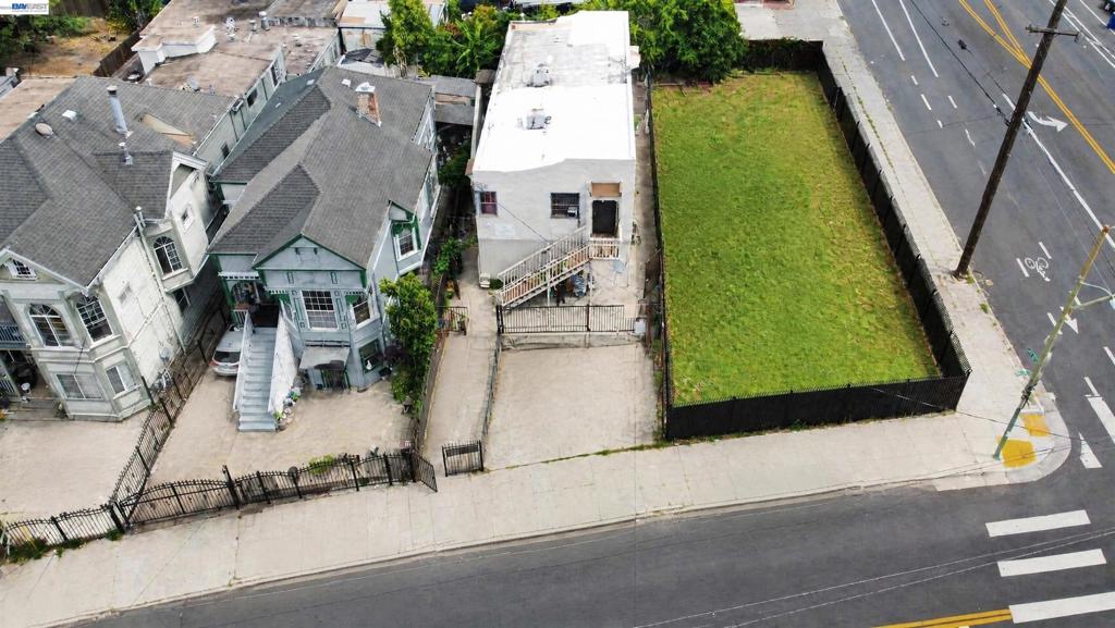 2051 23rd Ave
