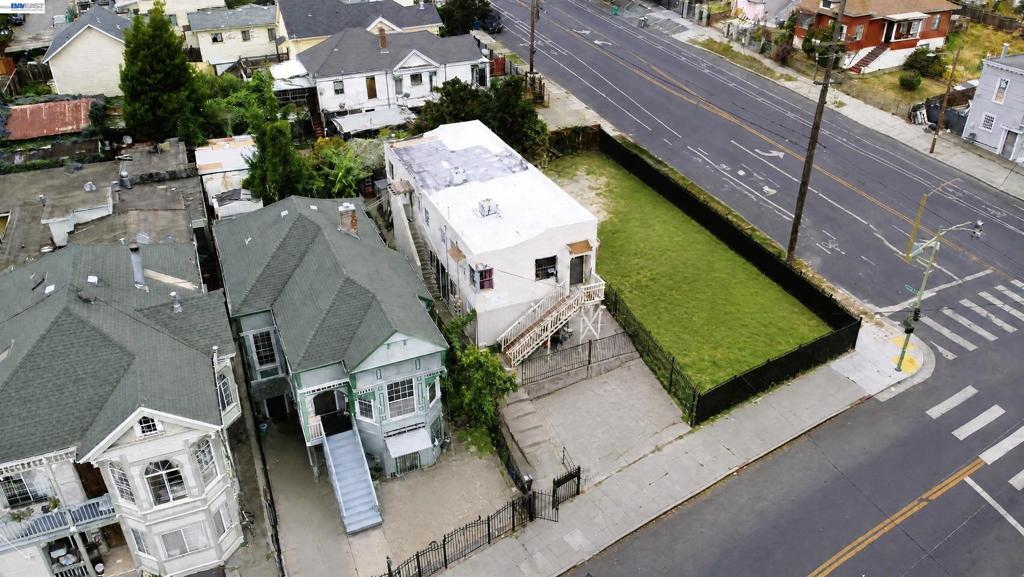 2051 23rd Ave