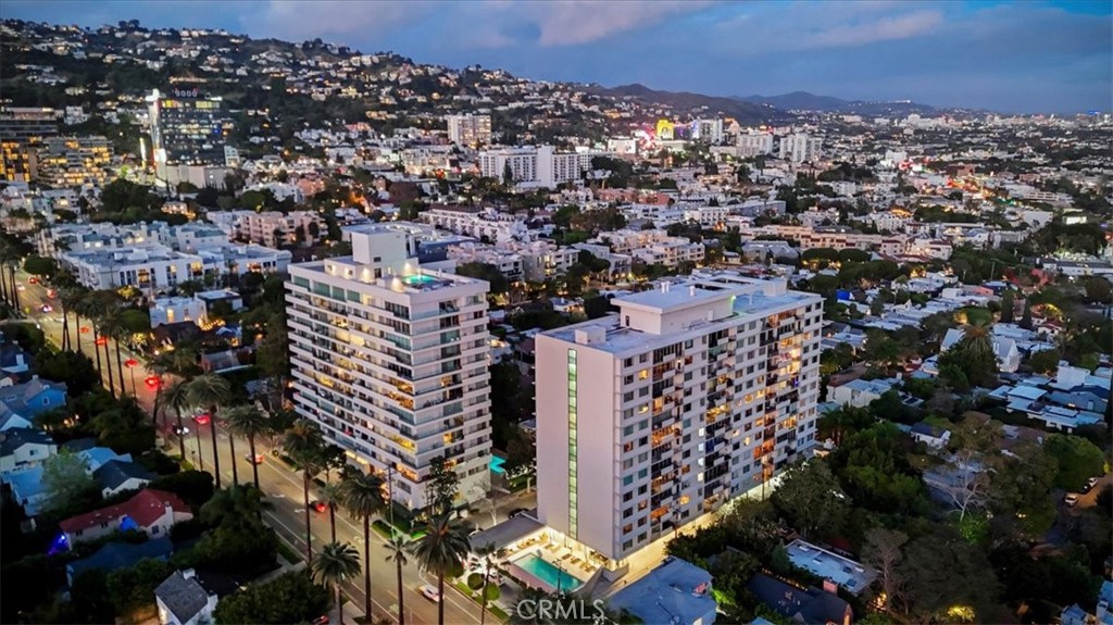 818 N Doheny Drive 908