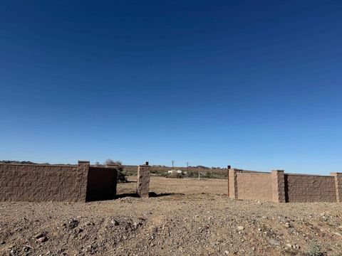 Photo of 2667 Rio Hacienda Way, Palo Verde, CA 92266 (MLS # PTP2601577)