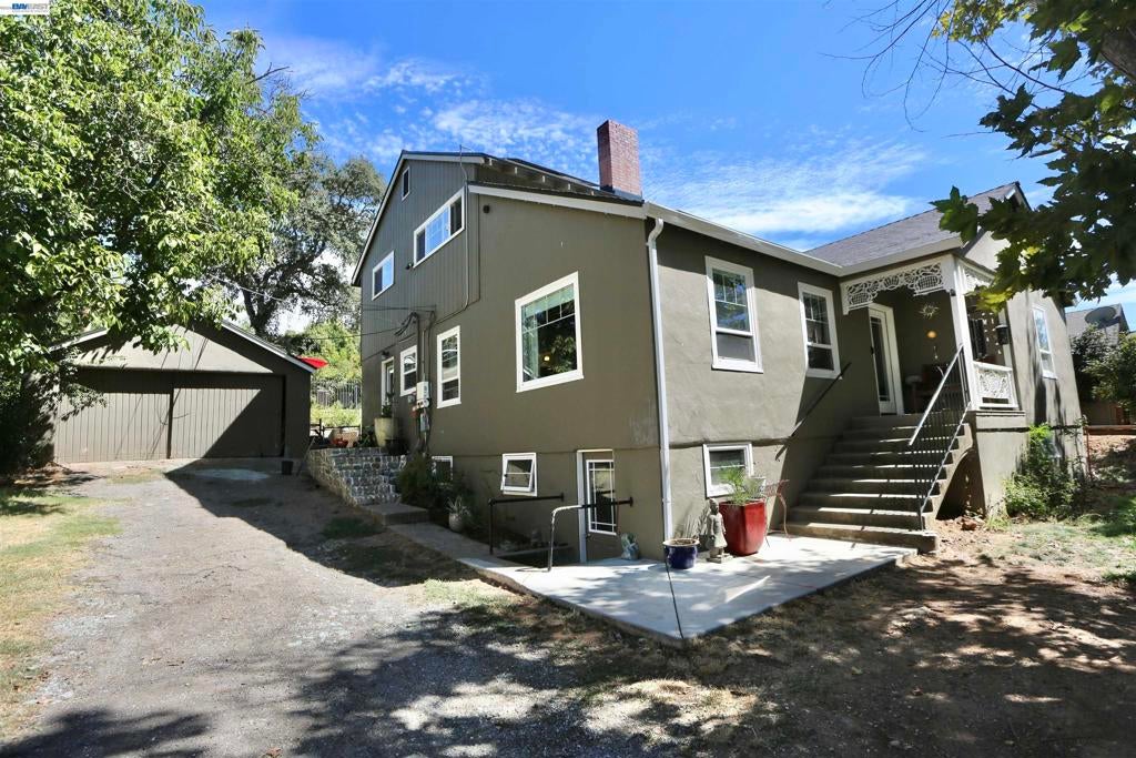 1522 Vallecito
