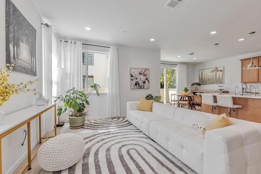 Photo of 5565 Holly Bay Avenue, Dublin, CA 94568 (MLS # ML82019434)