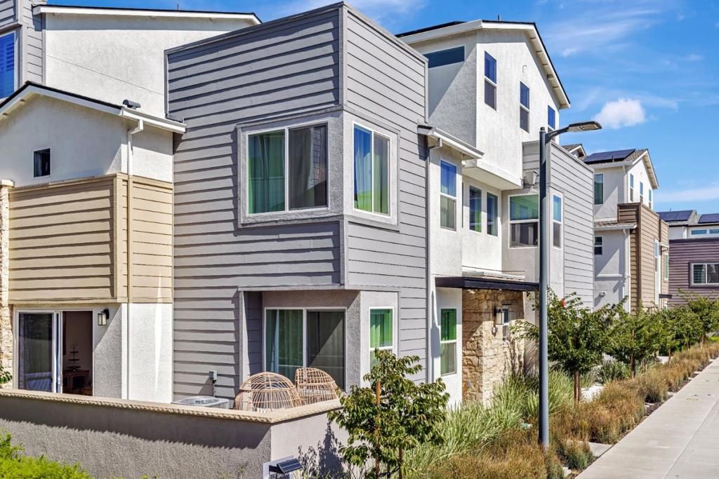Photo of 5565 Holly Bay Avenue, Dublin, CA 94568 (MLS # ML82019434)