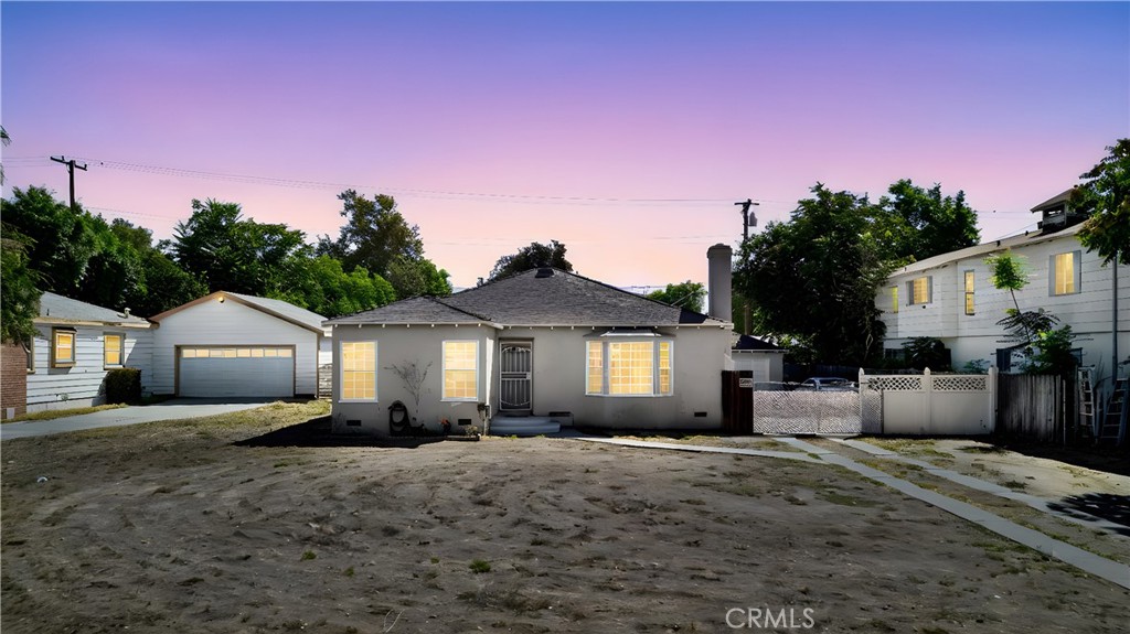 Opportunity Knocks !!! Extraordinary Opportunity to own this Spacious Home, Welcome to 2777 Serrano Rd... Huge Lot!!! RV and Boat Parking! This charming home is ready for its next chapter! Move-in ready and full of potential, it offers a solid foundation with plenty of space to make it your own. You’ll find great bones, a functional layout, and endless opportunities to add your personal touch. Whether you’re a first-time buyer, an investor, or simply looking for a home you can customize, this property is a fantastic opportunity. Don’t miss the chance to create the home you’ve always envisioned! Call today to schedule your private Tour.