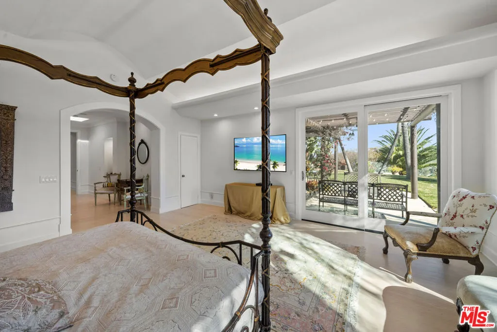 Calabasas, California 91302, United States, 5 Bedrooms Bedrooms, ,5 BathroomsBathrooms,Residential,Active,206955