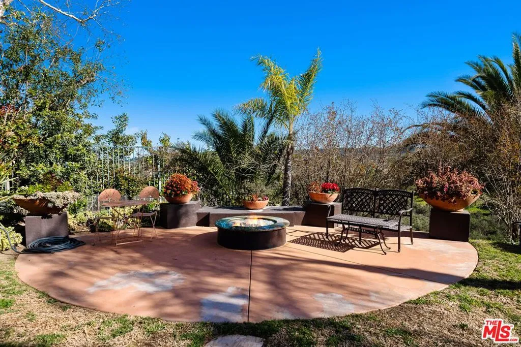 Calabasas, California 91302, United States, 5 Bedrooms Bedrooms, ,5 BathroomsBathrooms,Residential,Active,206955