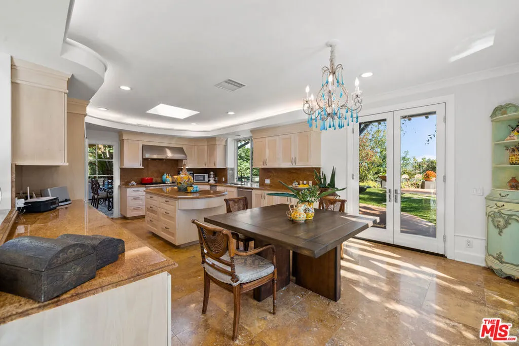 Calabasas, California 91302, United States, 5 Bedrooms Bedrooms, ,5 BathroomsBathrooms,Residential,Active,206955