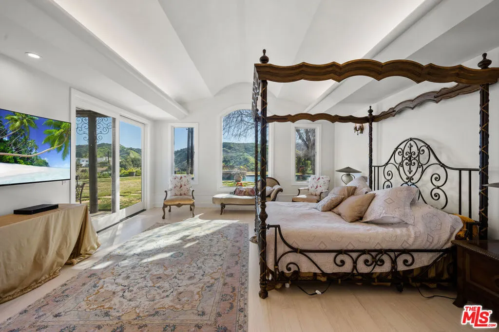 Calabasas, California 91302, United States, 5 Bedrooms Bedrooms, ,5 BathroomsBathrooms,Residential,Active,206955