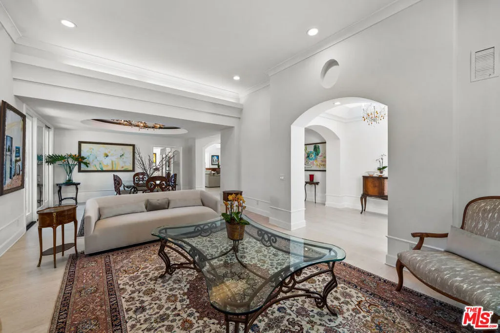 Calabasas, California 91302, United States, 5 Bedrooms Bedrooms, ,5 BathroomsBathrooms,Residential,Active,206955