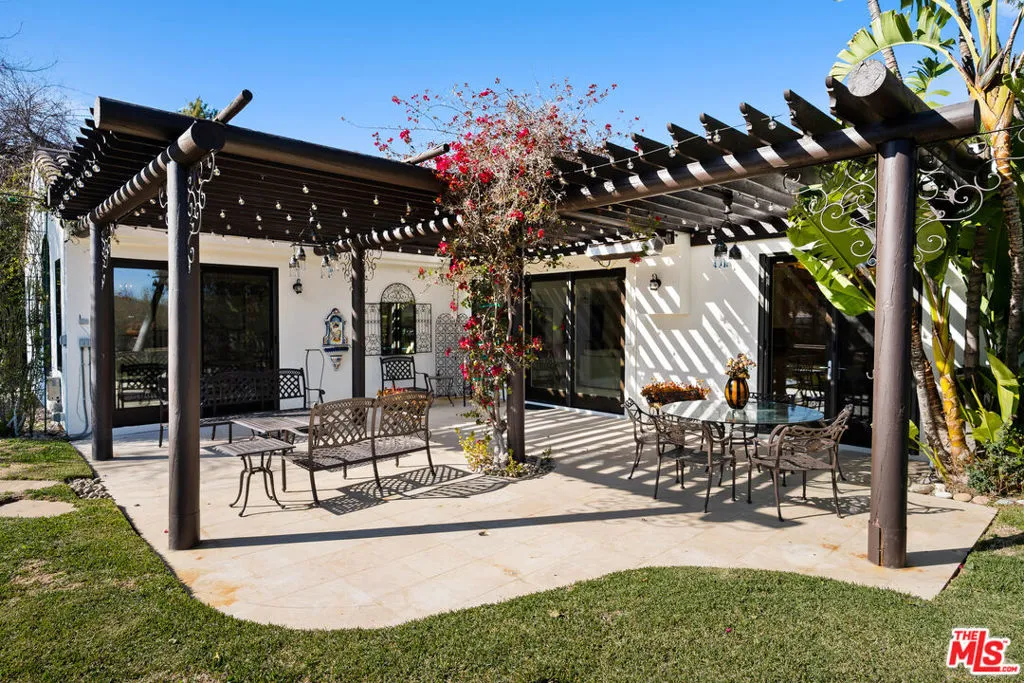 Calabasas, California 91302, United States, 5 Bedrooms Bedrooms, ,5 BathroomsBathrooms,Residential,Active,206955