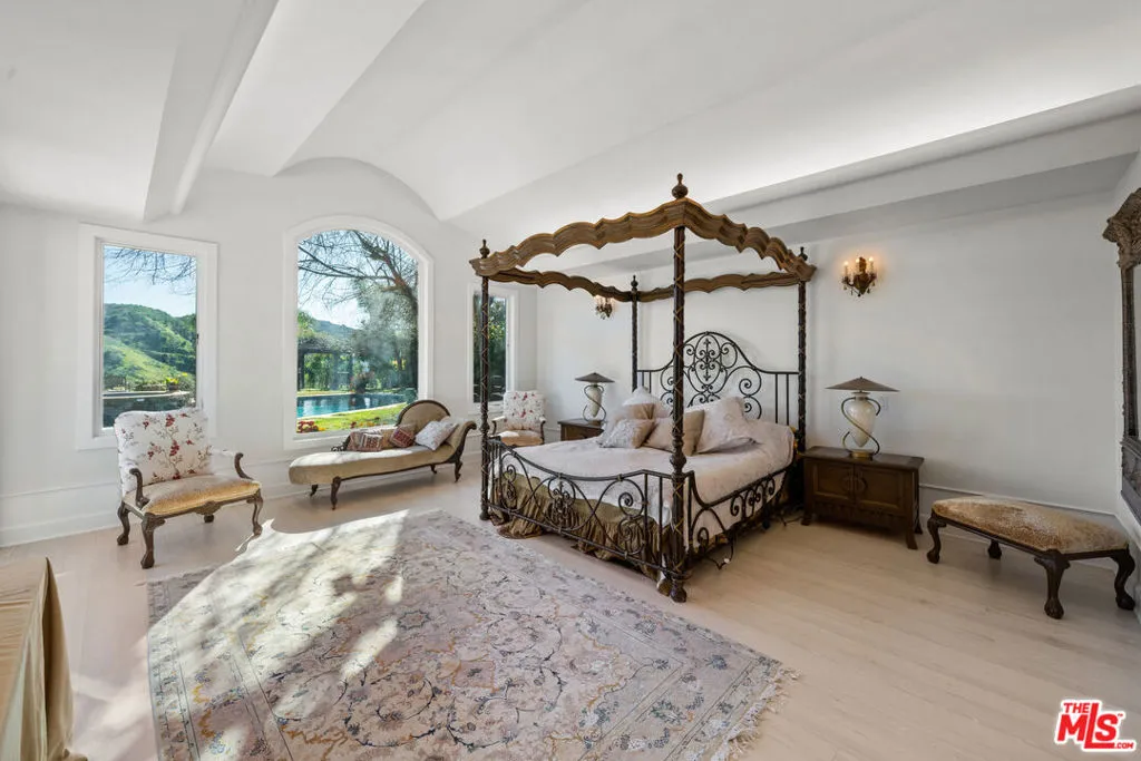 Calabasas, California 91302, United States, 5 Bedrooms Bedrooms, ,5 BathroomsBathrooms,Residential,Active,206955