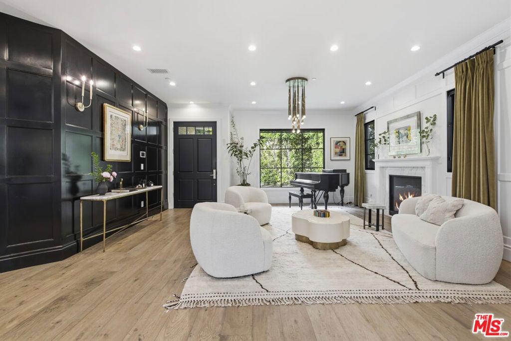 320 N Alta Vista Boulevard, Los Angeles CA 90036