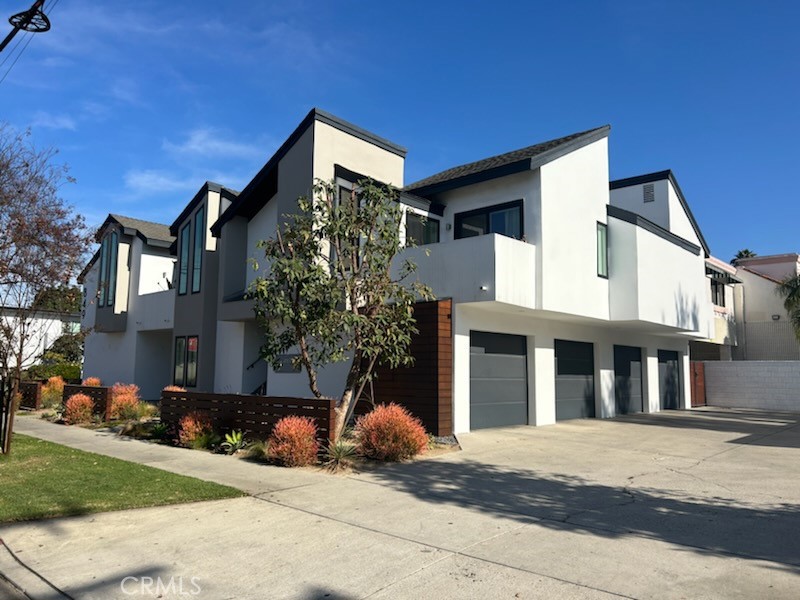 Introducing a prime 6 unit investment opportunity in Central Orange County – a turnkey modern architecture apartment complex, located in an opportunity zone and near the Civic Center, Courts and revitalized downtown retail/restaurant district in Santa Ana. Each unit is complete with central AC/heating, single car garage plus additional onsite parking, washer & dryer (combo unit), tankless water heater, individually metered for electric and gas, ensuring ease of management and cost efficiency. The units feature numerous interior renovations including: new countertops, cabinetry, stainless steel appliances, planking, paint and much more. With an excellent unit mix of 4 (2+1) and 2 (1+1 ) and a sought-after location, this opportunity is ideal for the savvy multifamily/investor looking for a turn key investment with near market rental rates and cap rates already in place.