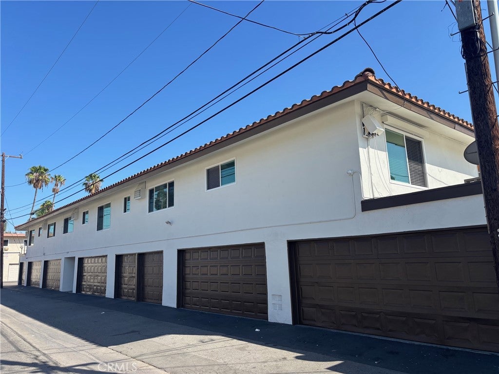 1521 E Canfield