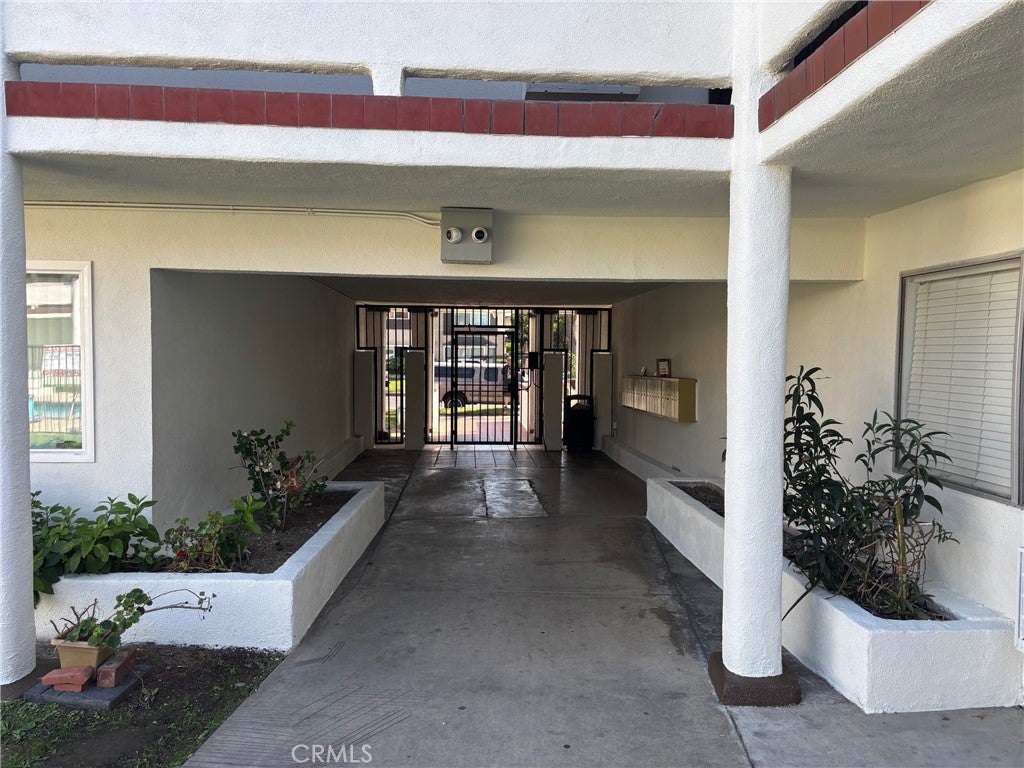 1521 E Canfield