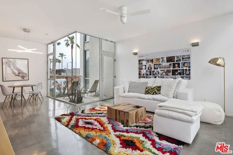 Photo of 1121 Abbot Kinney Boulevard #F, Venice, CA 90291 (MLS # 25595559) Photo of 1121 Abbot Kinney Boulevard #F, Venice, CA 90291 (MLS # 25595559)