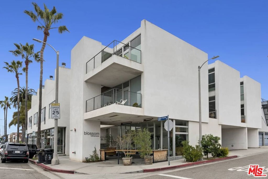 Photo of 1121 Abbot Kinney Boulevard #F, Venice, CA 90291 (MLS # 25595559)