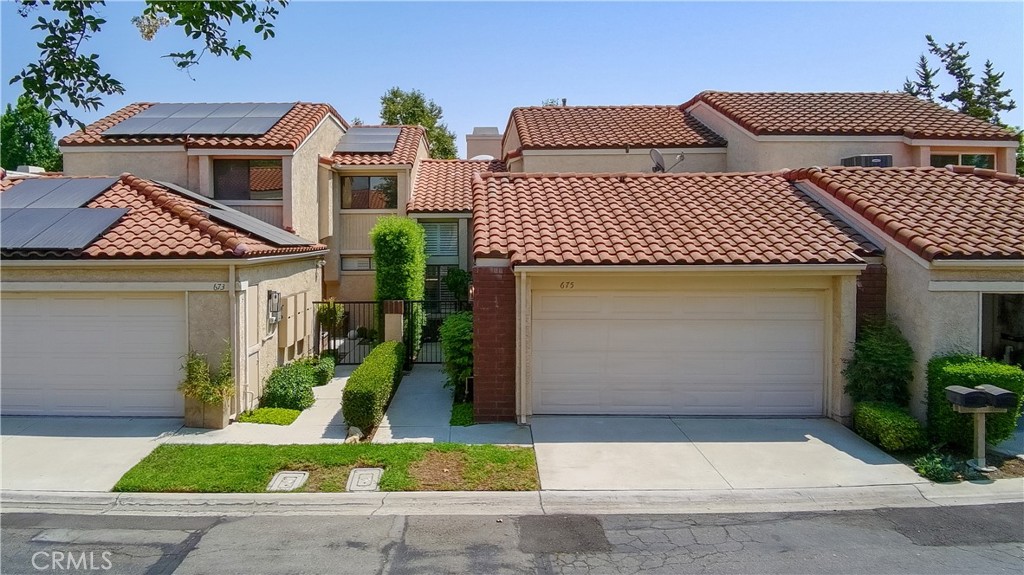 675 Colonial Circle