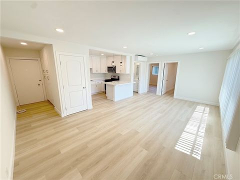 Photo of 919 E Acacia Avenue #O, Glendale, CA 91205 (MLS # GD26039827)