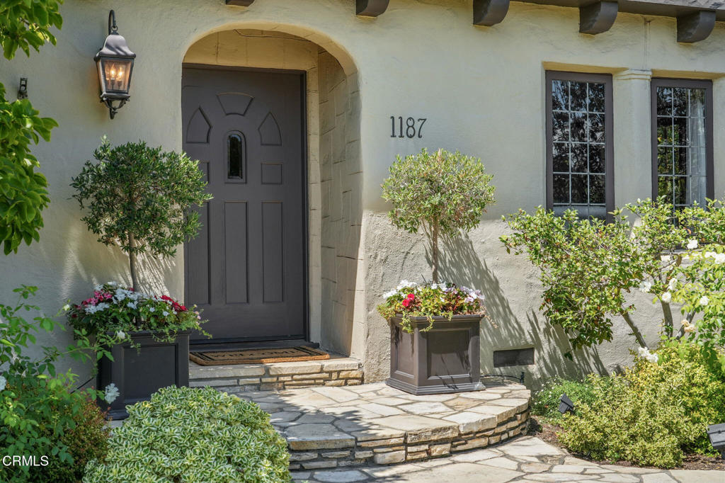Properties 1 1187 Adair Street