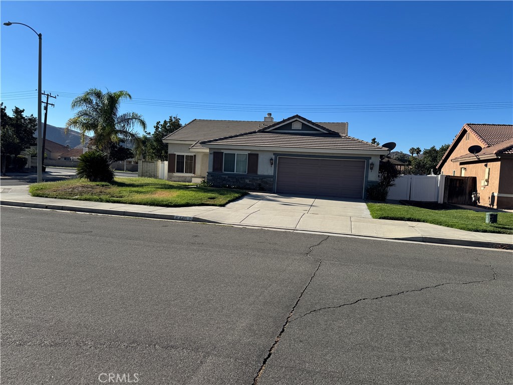 LOCATION, LOCATION, LOCATION, EXCELLENT OPPORTUNITY TO OWN A PIECE OF CALIFORNIA, GREAT HOME PERFECTLY LOCATED IN THE WEST SIDE OF HEMET, THIS COZY HOME OFFERS LOTS OF FEATURES, 5 BEDROOMS, 2 BATHROOMS, NICE LIVING ROOM AND FAMILY ROOM, GOOD SIZE KITCHEN, FORMAL DINING ROOM BOTH KITCHEN AND DINING ROOM HAVE WOODEN TYPE LAMINATED FLOORING, COZY FIREPLACE FOR FAMILY GATHERINGS, CENTRAL AIR CONDITIONING AND HEATING, SOLAR PANELS (ASSUMABLE LEASE), GREAT GAZEBO WITH BIG JACUZY (AS IS), NICE BACK YARD FOR THOSE HOT DAYS BARBECUE GATGHERINGS, AMPLE 2 CAR GARAGE, NICELY LANDSCAPED FRONT YARD. ELEMENTARY, MIDDLE AND HOGH SCHOOLS WITHIN 10 MINUTES FROM HOME, 215 AND 15 FREEWAYS WITHIN 15 MINUTES, SHOPPING, ENTERTAINMENT CLOSE BY, LIKE WATER SPORTS, DIAMOND VALLEY LAKE IS JUST 10 MINUES AWAY FOR BOATING, FISHING SPORT, COME AND SEE IT TODAY YOU WILL FALL IN LOVE. PLEASE SEE REMARKS FOR SHOWING INSTRUCTIONS.