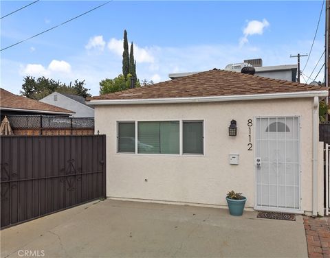 Photo of 8112 Amestoy Avenue, Van Nuys, CA 91406 (MLS # SR25166522) Photo of 8112 Amestoy Avenue, Van Nuys, CA 91406 (MLS # SR25166522)