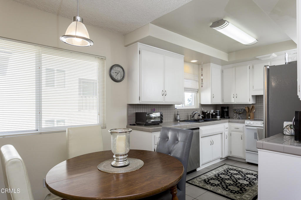 385 Cliff Drive 3
