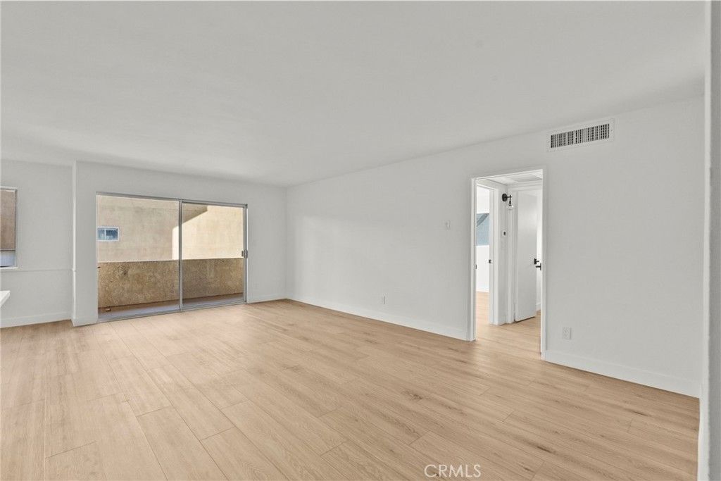 Photo of 5328 Newcastle #18, Encino, CA 91316 (MLS # SR26014722)