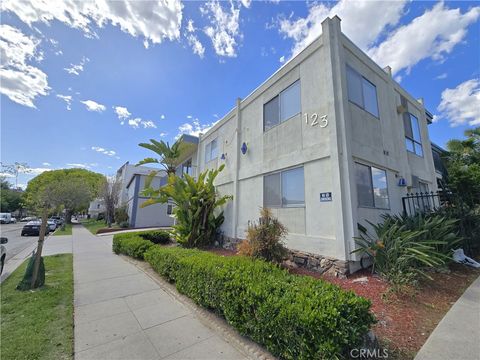 Photo of 123 W Lomita Avenue #3, Glendale, CA 91204 (MLS # SB26094051)